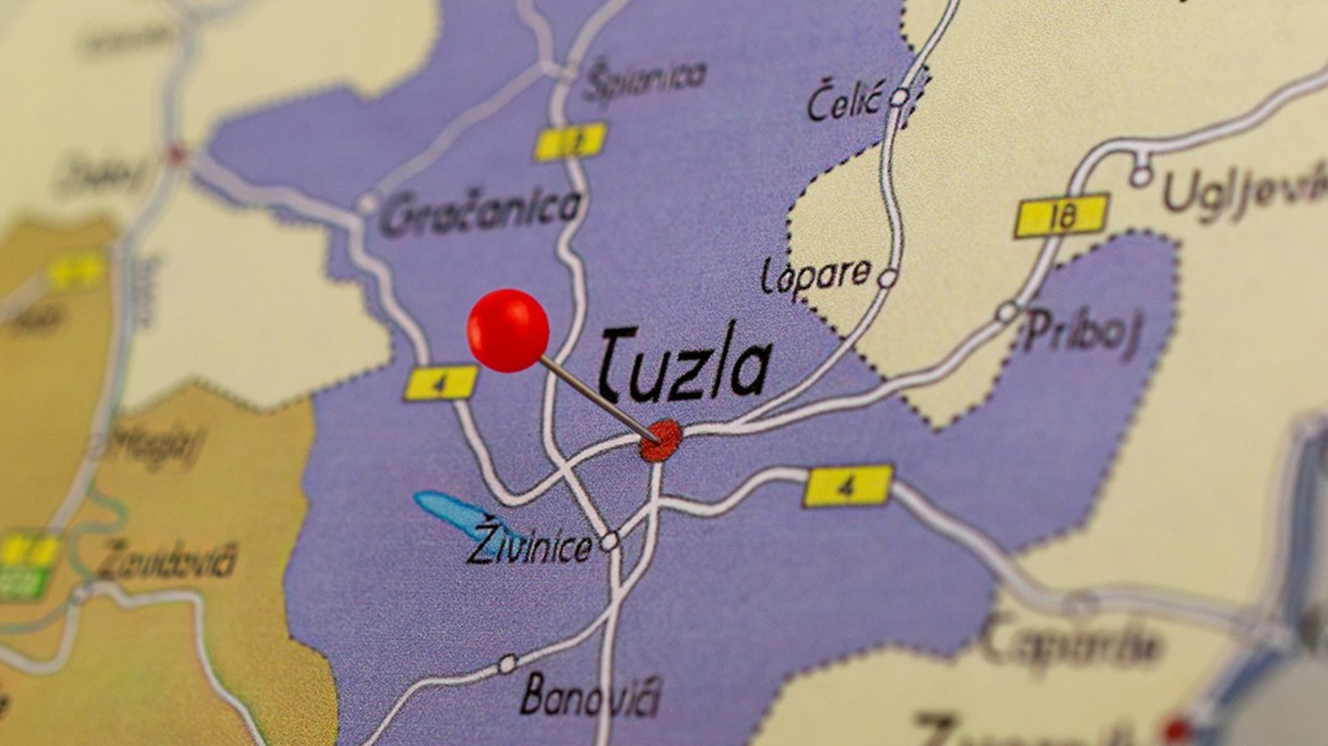 121 smijenjeni direktor podnio je tužbu, 81 protiv svoje škole