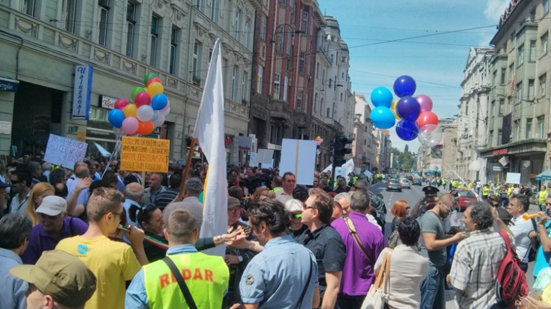 Uzmite dignitet i dostojanstvo, vratite plaće