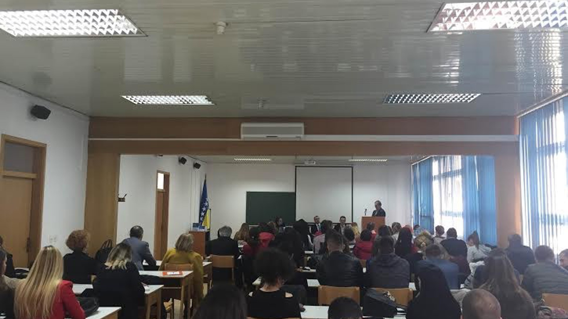 Šta ne zna student, zna bubica
