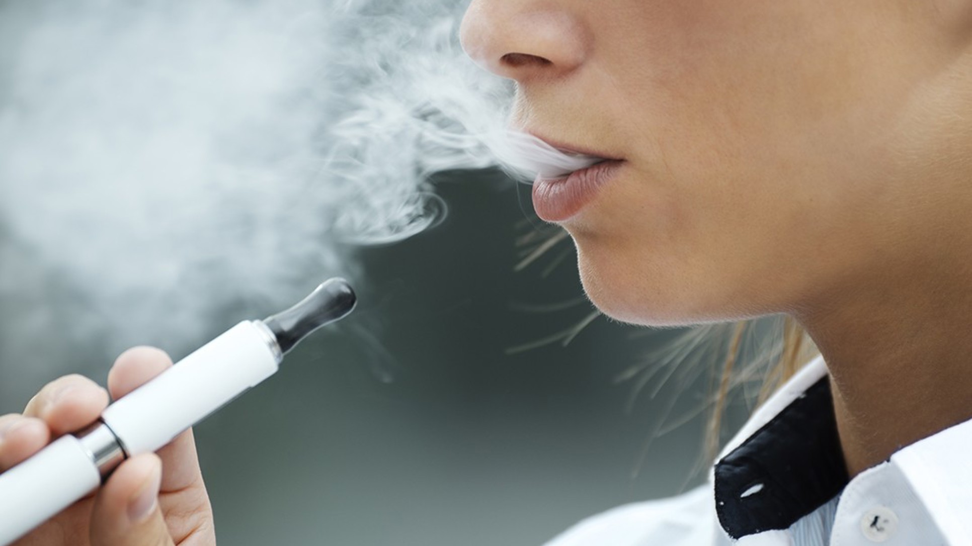 Škole tuže proizvođača elektronskih cigareta zbog epidemije među mladima