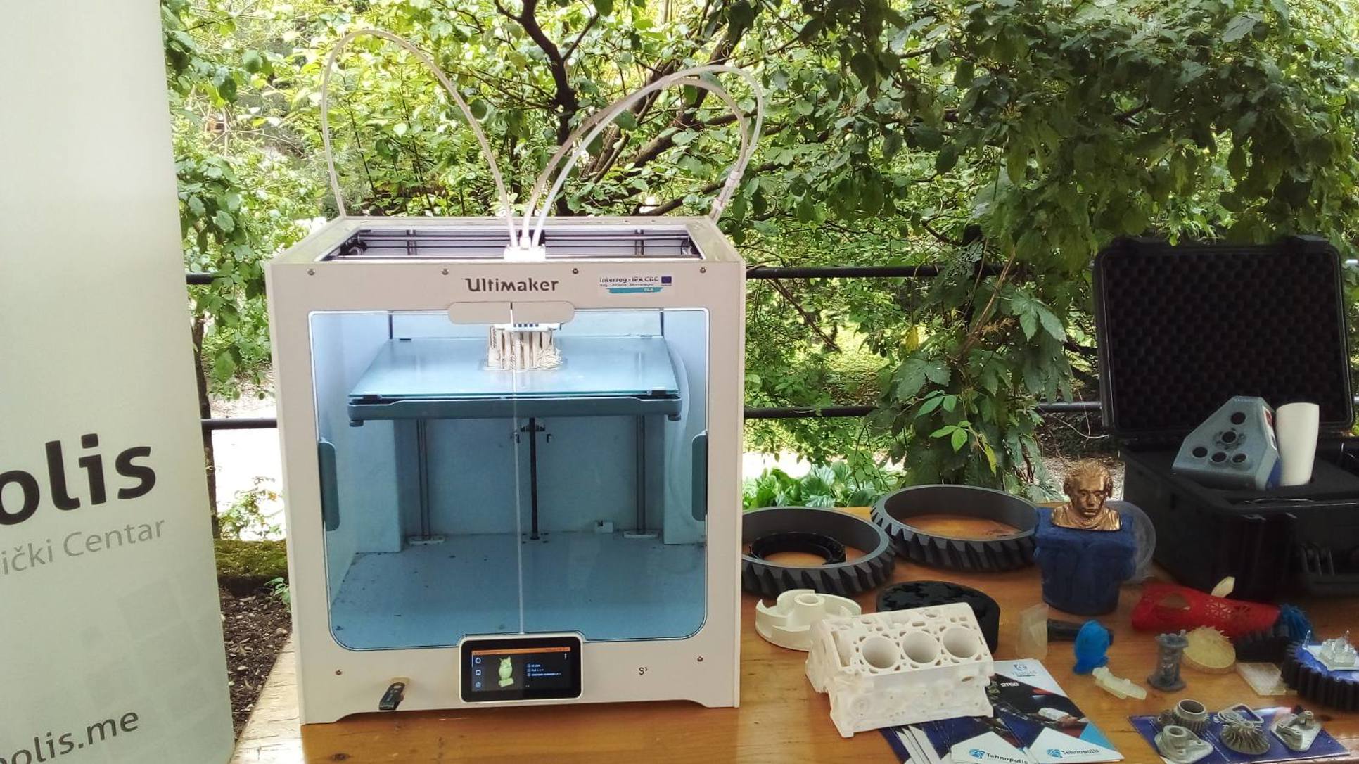 3. Techlab Tehnopolis 3D Printer