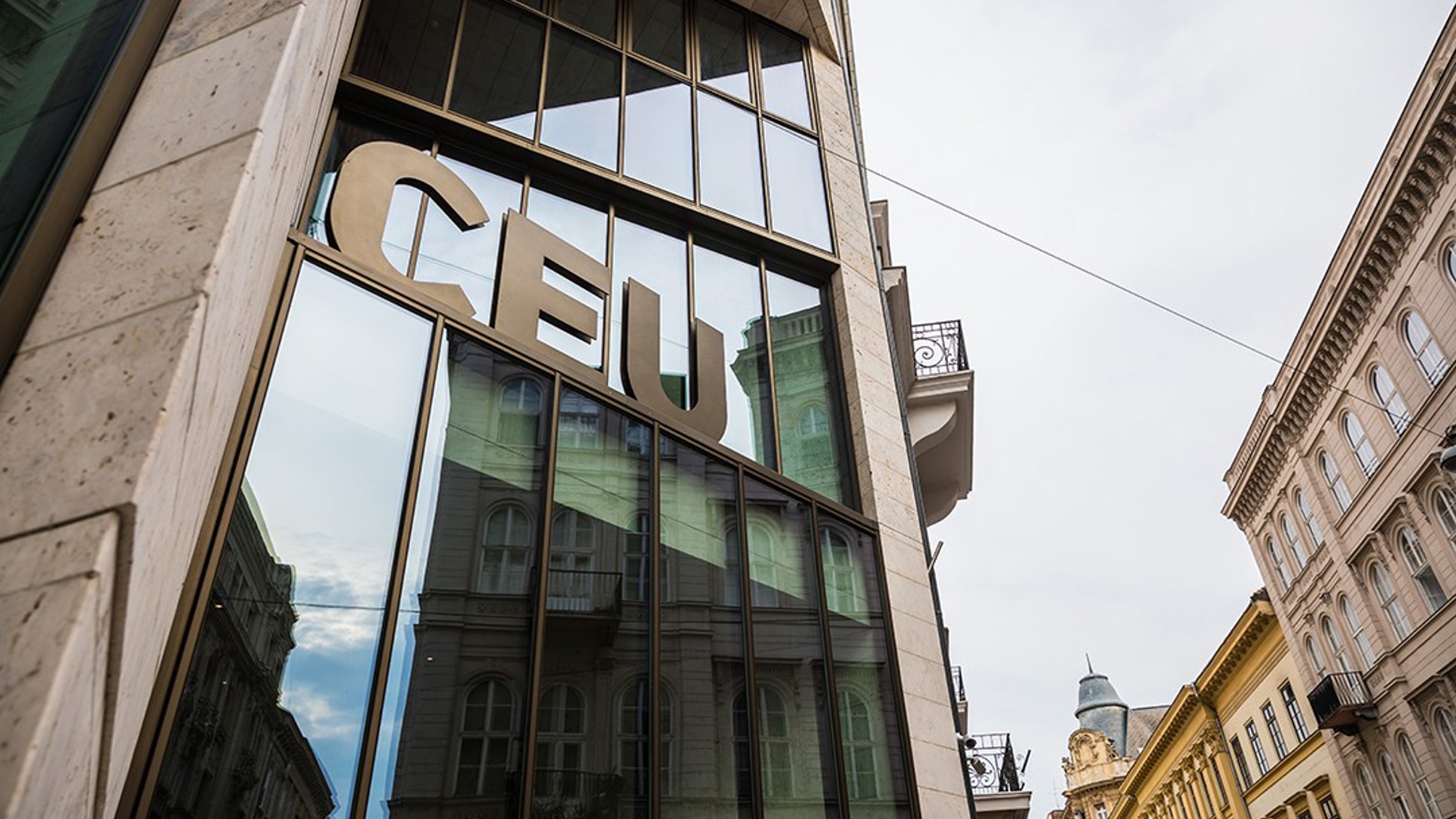 CEU tvrdi da mađarska vlada kažnjava programe studiranja za izbjeglice