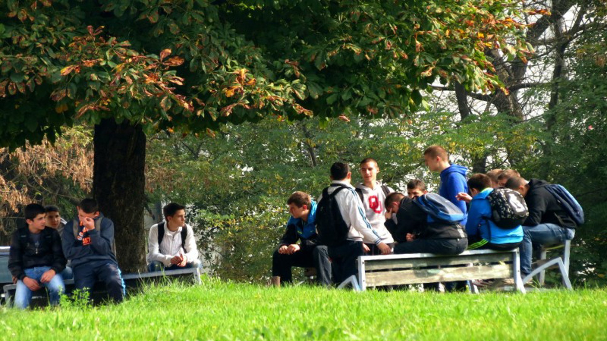 Tanka linija između katedre i klupe